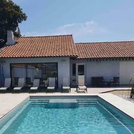 Livaj Moderne Piscine Chauffee Villa